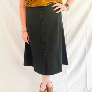 Everlane Black Midi Front-Button Skirt in Excellent Condition - Size 14